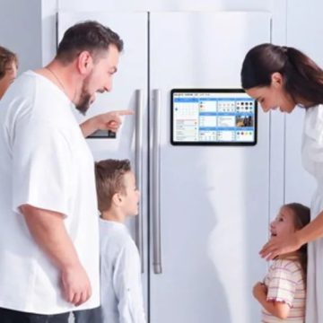 Everblog Simplifies Family Life with New AI-Powered FridgeCal(TM) 2