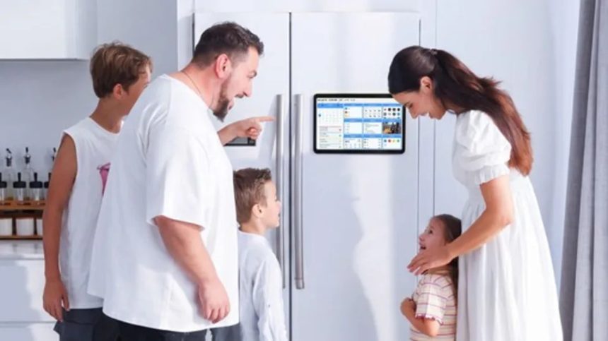 Everblog Simplifies Family Life with New AI-Powered FridgeCal(TM) 2